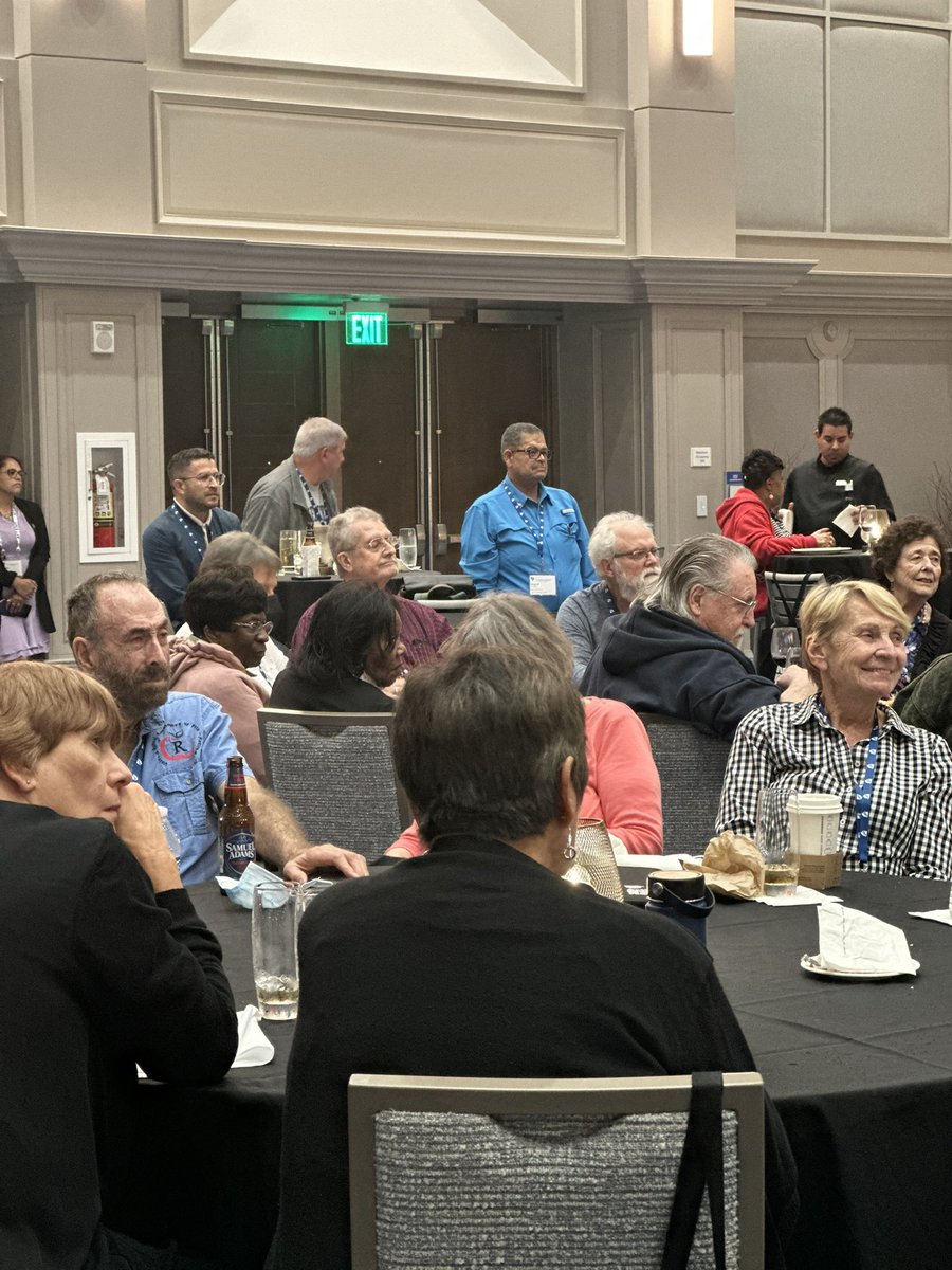 AFTEVPDeJesus's tweet photo. In Orlando today attending the @AFTunion Retiree Conference. Seeing so many familiar faces. Our retirees are our day ARMY #RetireesRock #DayArmy #AFTStrong https://t.co/OzJBlhYqzv