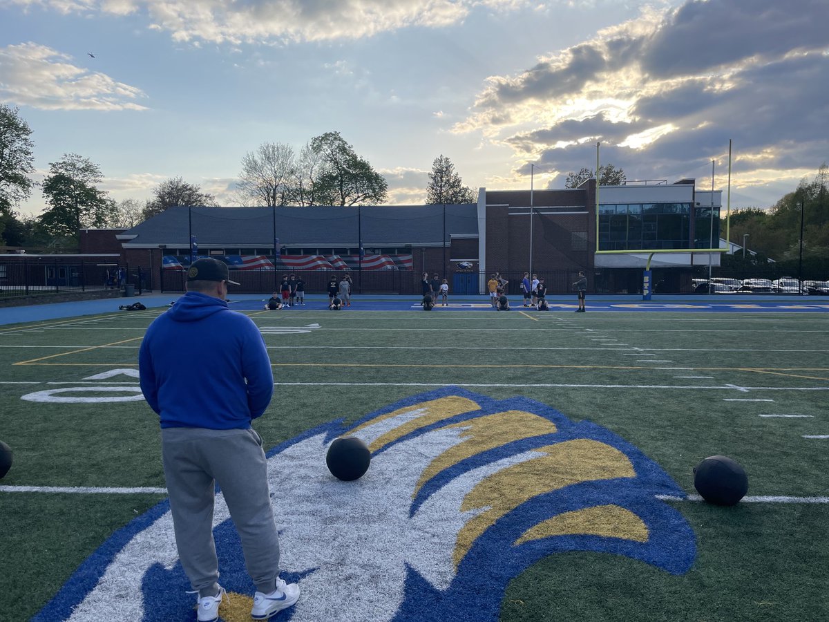 DFootball_LLC's tweet photo. Beautiful Night for Hybrid! https://t.co/xRVSwcFS1r
