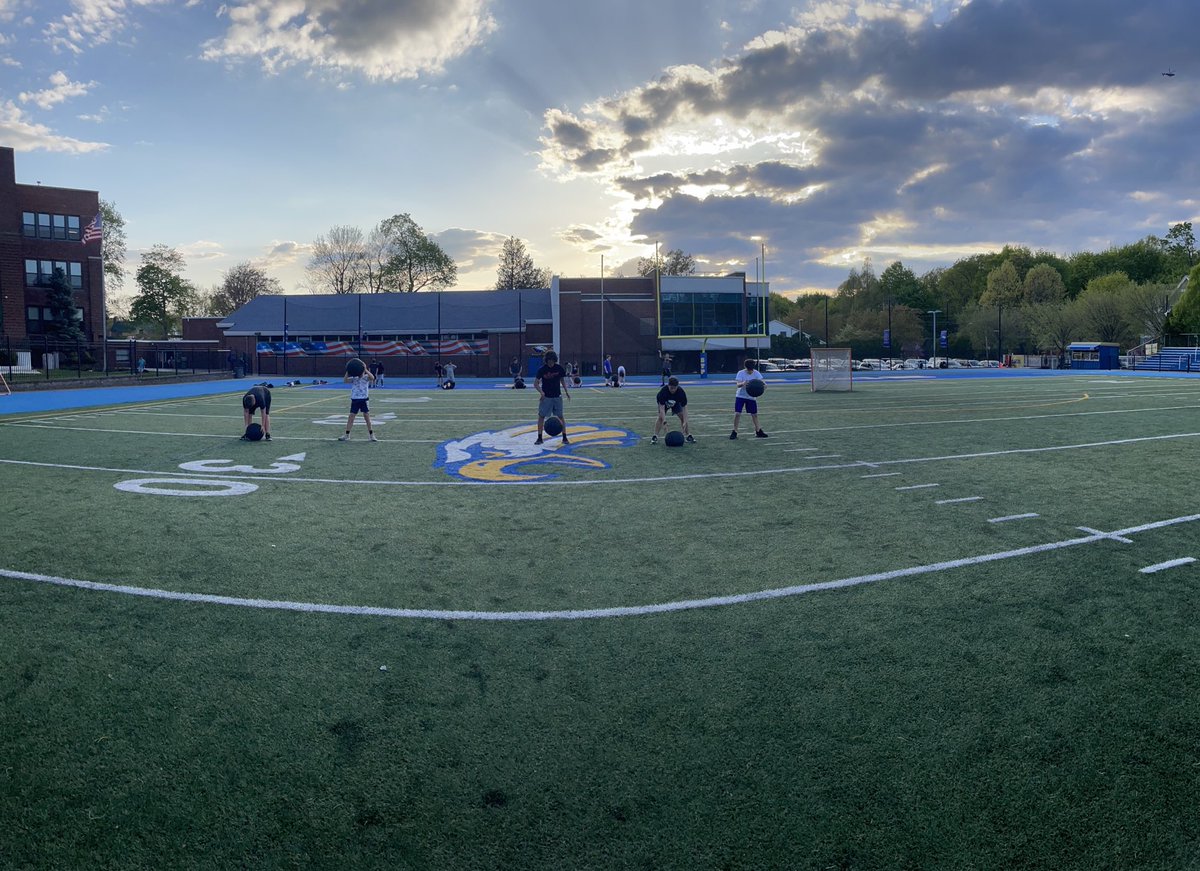 DFootball_LLC's tweet photo. Beautiful Night for Hybrid! https://t.co/xRVSwcFS1r