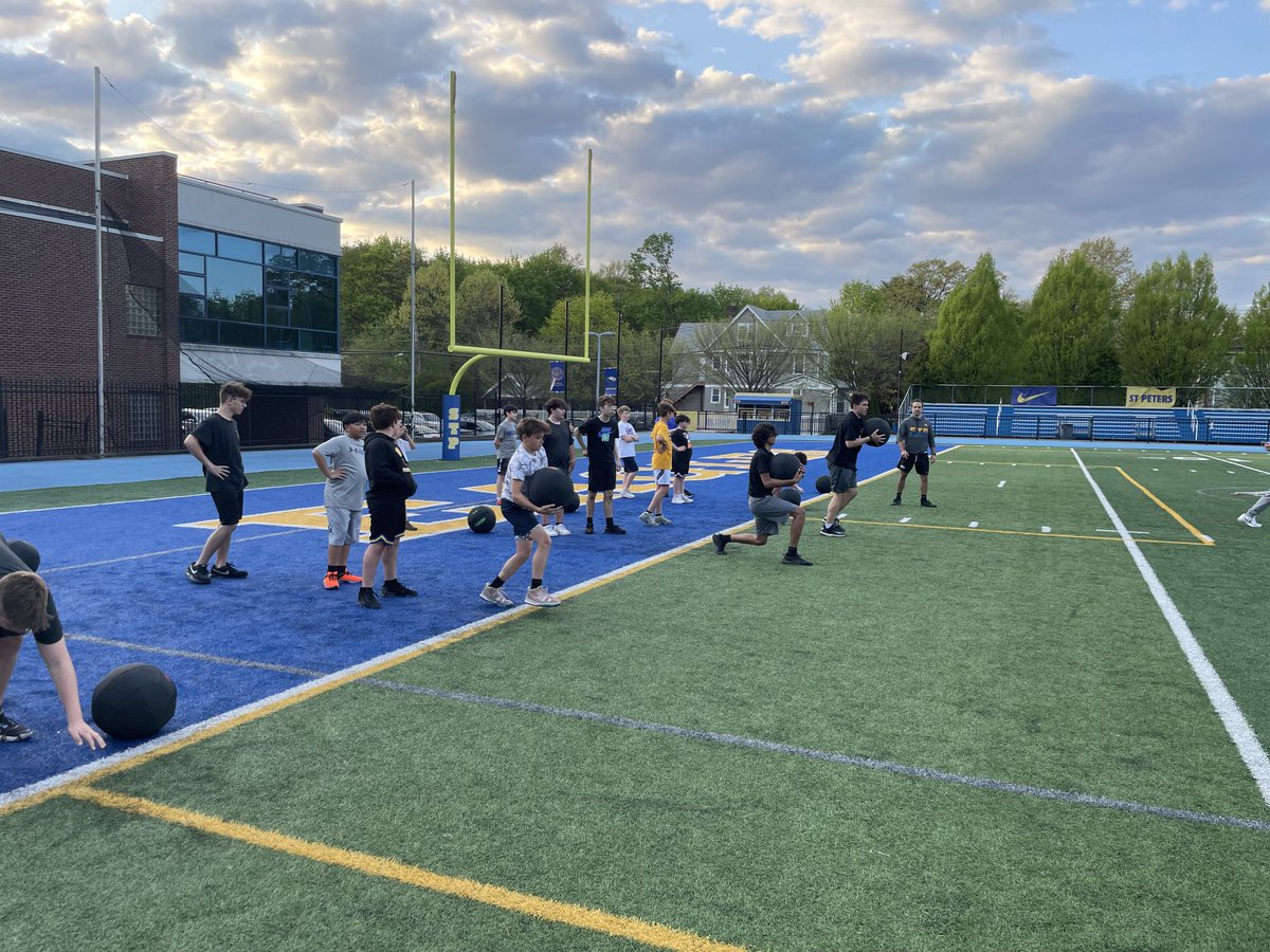 DFootball_LLC's tweet photo. Beautiful Night for Hybrid! https://t.co/xRVSwcFS1r