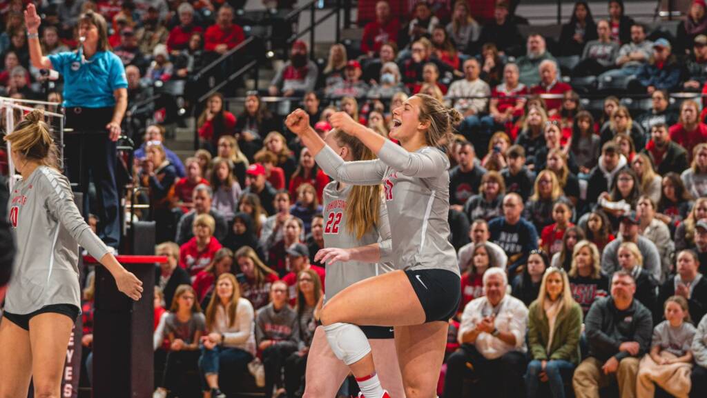 𝐒𝟒 𝐄𝐩𝟐𝟕 of the Gene Smith Podcast 🎙 

<a href="/OSU_AD/">Ross Bjork</a> spoke about all things NIL with Senior Associate AD <a href="/OsuCarey/">Carey Hoyt</a>, Director of Name, Image, and Likeness <a href="/LoganHittle_/">Logan Hittle</a>, and <a href="/OhioStateWVB/">Ohio State Women's Volleyball</a> sophomore Sydney Taylor <a href="/TaylorSyd3/">Sydney Taylor</a> 

Check it out‼️ go.osu.edu/genepod