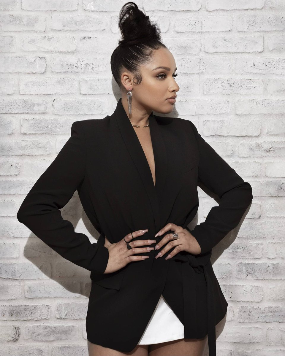 KatzPR's tweet photo. Blindspotting star @jaylenbarron touched on important life lessons and what she’s learned playing Trish in her conversation with @lacmagazine ✨

Thank you @haleybosselman for the great interview 

📸Photoshoot Credits: 
Photographer: @stephenspncr 
Stylist: @andrewgelwicks https://t.co/iI4FWVJLYr