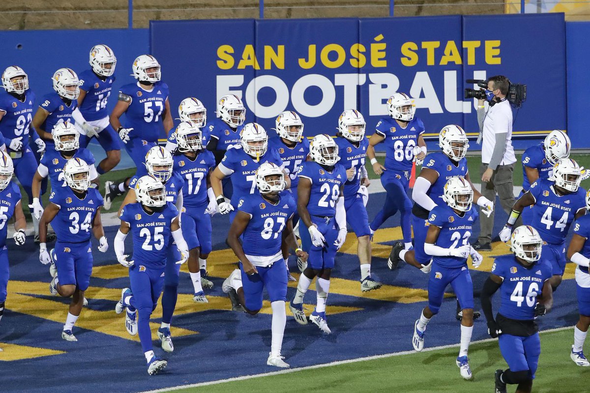 PETERLANGI_'s tweet photo. After a great conversation with @CoachOglesby I am beyond blessed to announce that I have received an offer from The San Jose State University! #ClimbTheMountain #AllSpartans @CoachAdhir @RiordanSports @SanJoseStateFB @GregBiggins @BrandonHuffman https://t.co/pJHiqL6ne8