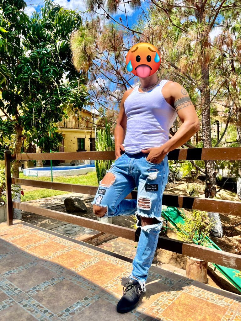 skchkl's tweet photo. Que calor 🥵🥵🥵
@ChakaMundo 
@SrPepino25cm 
@comechacal @EncuentroGayMty 
@ChacalesMayates https://t.co/I8oiBJOMrP