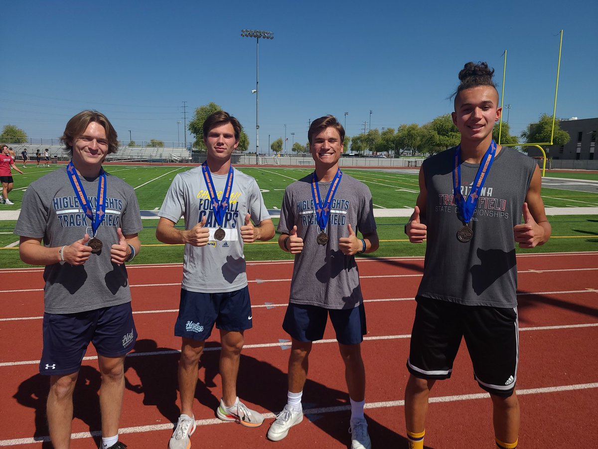 HigleyXCTF's tweet photo. Medal Monday! 

🏁| Hohokam Invitational 
🏃‍♂️| 4️⃣x4️⃣0️⃣0️⃣
🥉| @carterrhancock ➡️ @PrynceMillman ➡️ @_KyPeck ➡️ @ianseare_ https://t.co/X9rvucAqlF