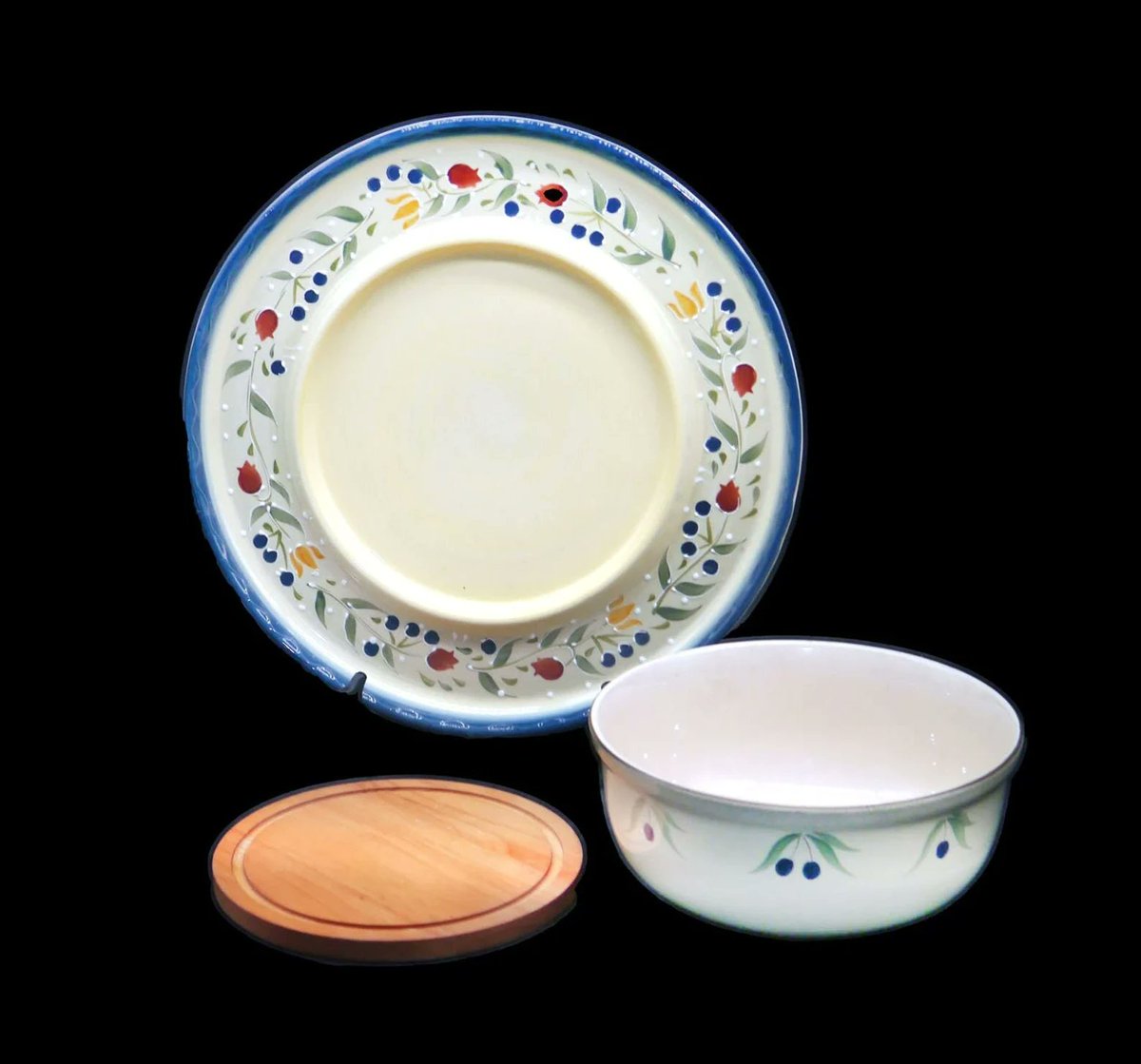 G97816960Girl's tweet photo. Pier 1 Katerini chip n dip | salad set of serving bowl and round platter with removable wooden cutting board center. Italian olives. https://t.co/YTOaoIiMqK via @Etsy #BuyfromGroovy #antiqueshop #tableware #vintagetableware #Pier1 #Pier1Katerini #chipndip #EtsySellers https://t.co/cljcjjuHwr