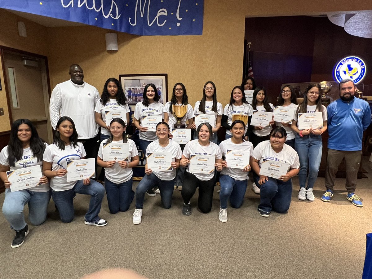 SanElizarioISD's tweet image. The Board of Trustees started by recognizing the two-time undefeated district champions, the @GEMS_Middle Softball Team! Awesomeness 💙💛!! #GEMSPride #IAmASanEliChampion
