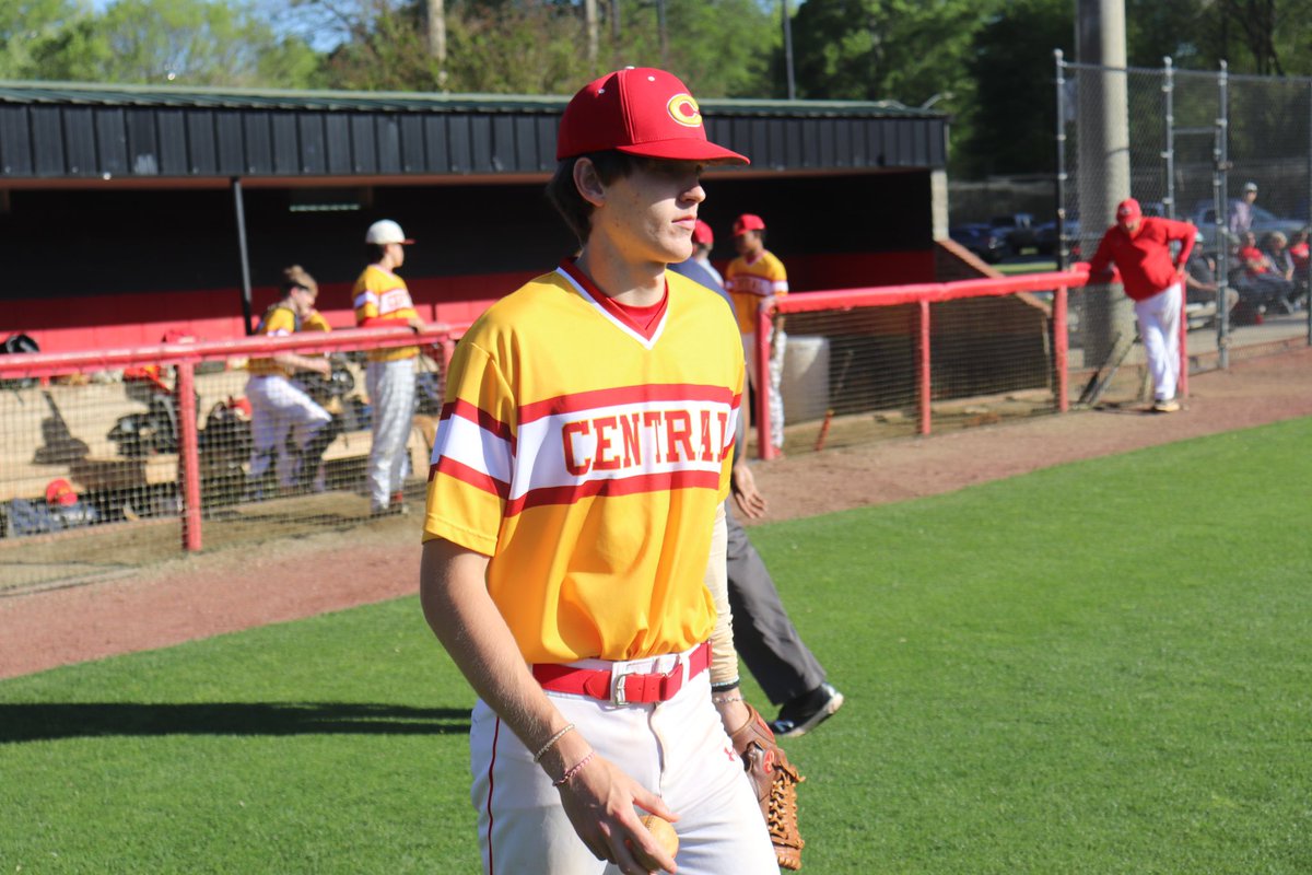 Middle of the 4th:
Glads: 0
Bulldoggs: 5

#GladsBaseball
#GoGlads
#RWYS