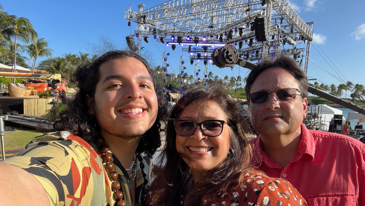thisispjae's tweet photo. These people right here, mean everything to me! I am happy to experience this with you both. Thank you for all your support and love during this competition. I am grateful to have you both in my life!

#americanidol #hawaii #aulani #love #pjae #thisispjae #teampjae #top26 https://t.co/7rDfCnLi4J