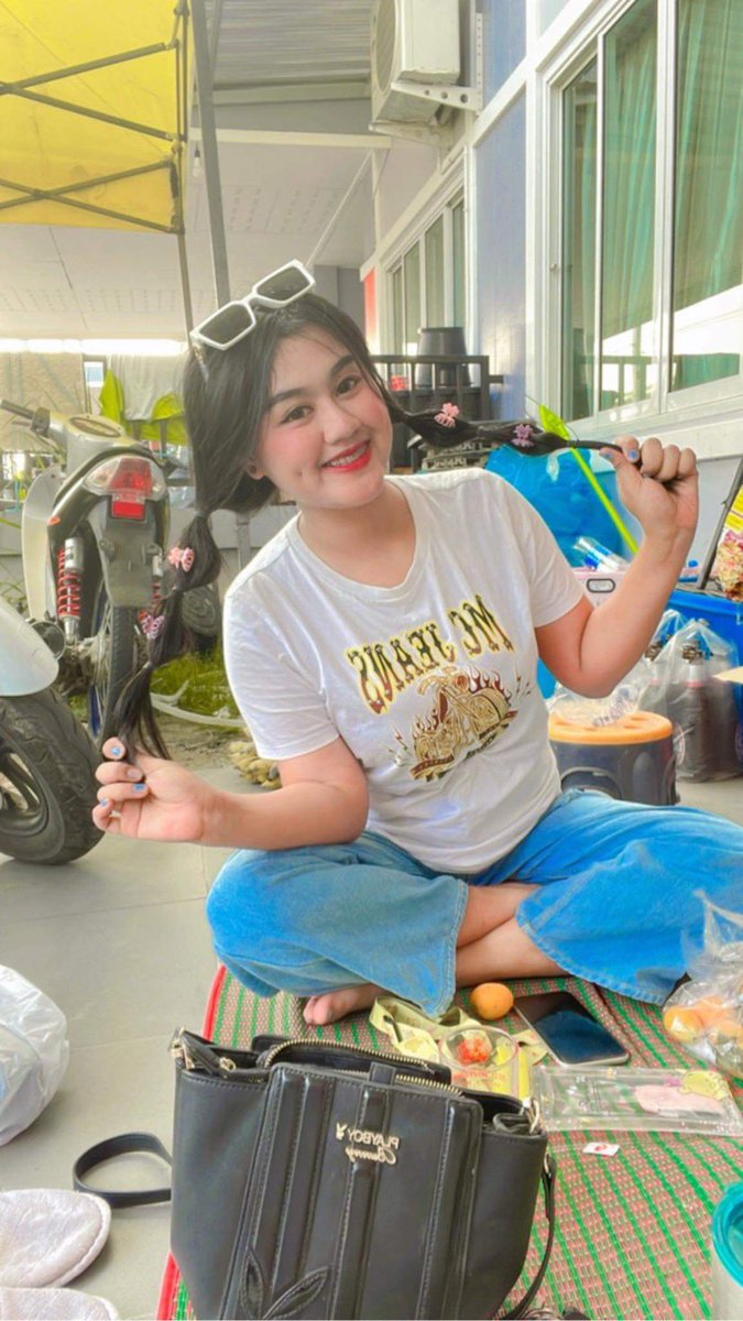 เด็กหญิงวุ่นวาย tweet media