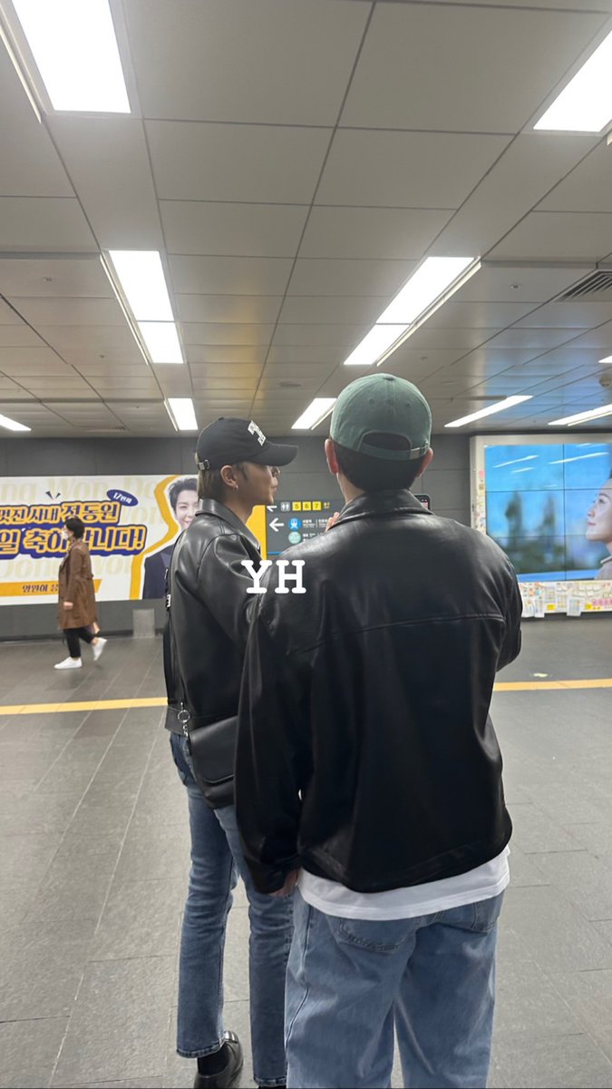 HEEJAExIREAH_TW's tweet photo. 小❗️編❗️來❗️惹❗️
小編帶著昨天的Repo來惹‼️
台首在韓小夥伴始料未及的���遇😖
瞬時間也讓台首群組炸鍋(原地爆炸)

先放上昨天生人照給大家聞香
Repo長篇小說 中文ver. &amp; 韓文ver.
都幫大家準備好在留言處😉

因推特限制字數(每天都跟推特打架的小編)
Repo太精彩，小編不允許自己刪減

內文請移步樓下❣️ https://t.co/kW0Lempcug