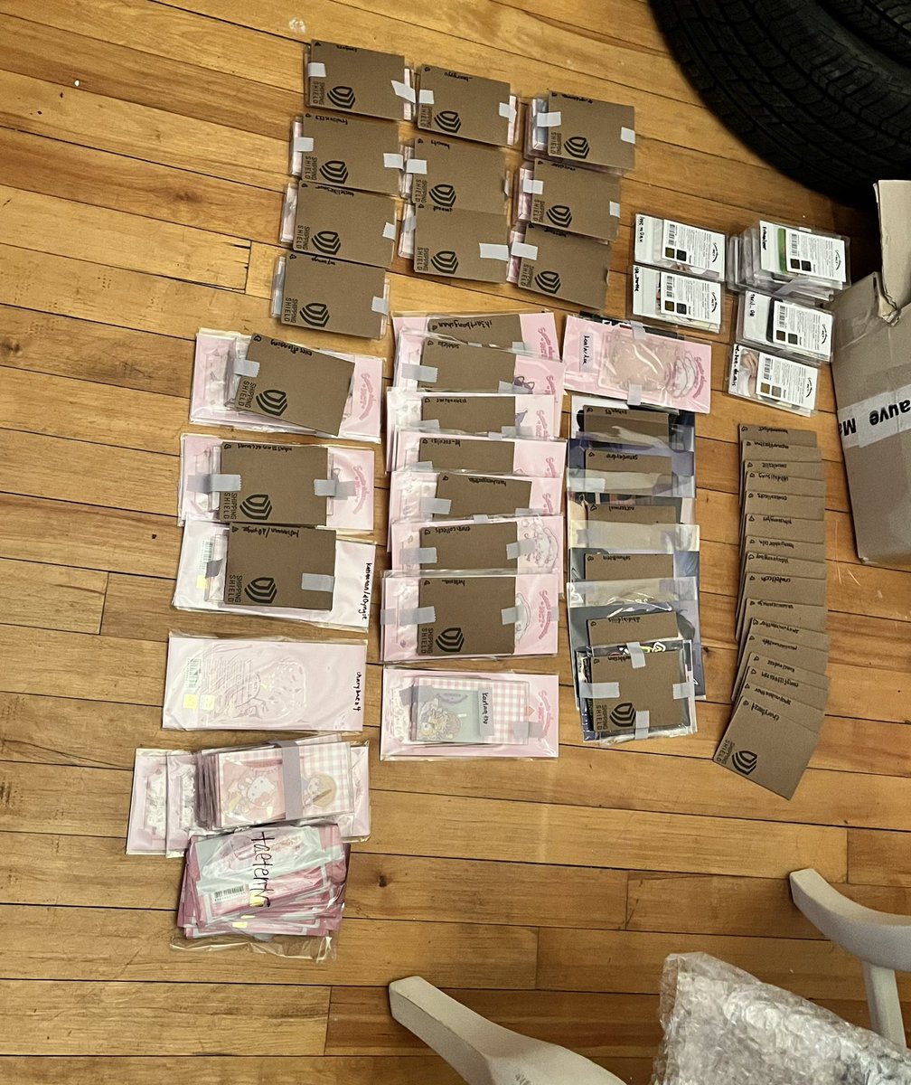 https_jeonghan's tweet image. (Scheduled tweet) Sanrio pcs sorted! Quotes will start going out this week/weekend. pls remember to email me for any questions since I do not use twt much anymore