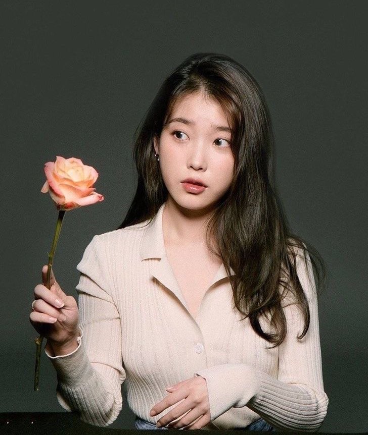 iuyeonthinker's tweet photo. Helloooo https://t.co/mCmZisIZKD