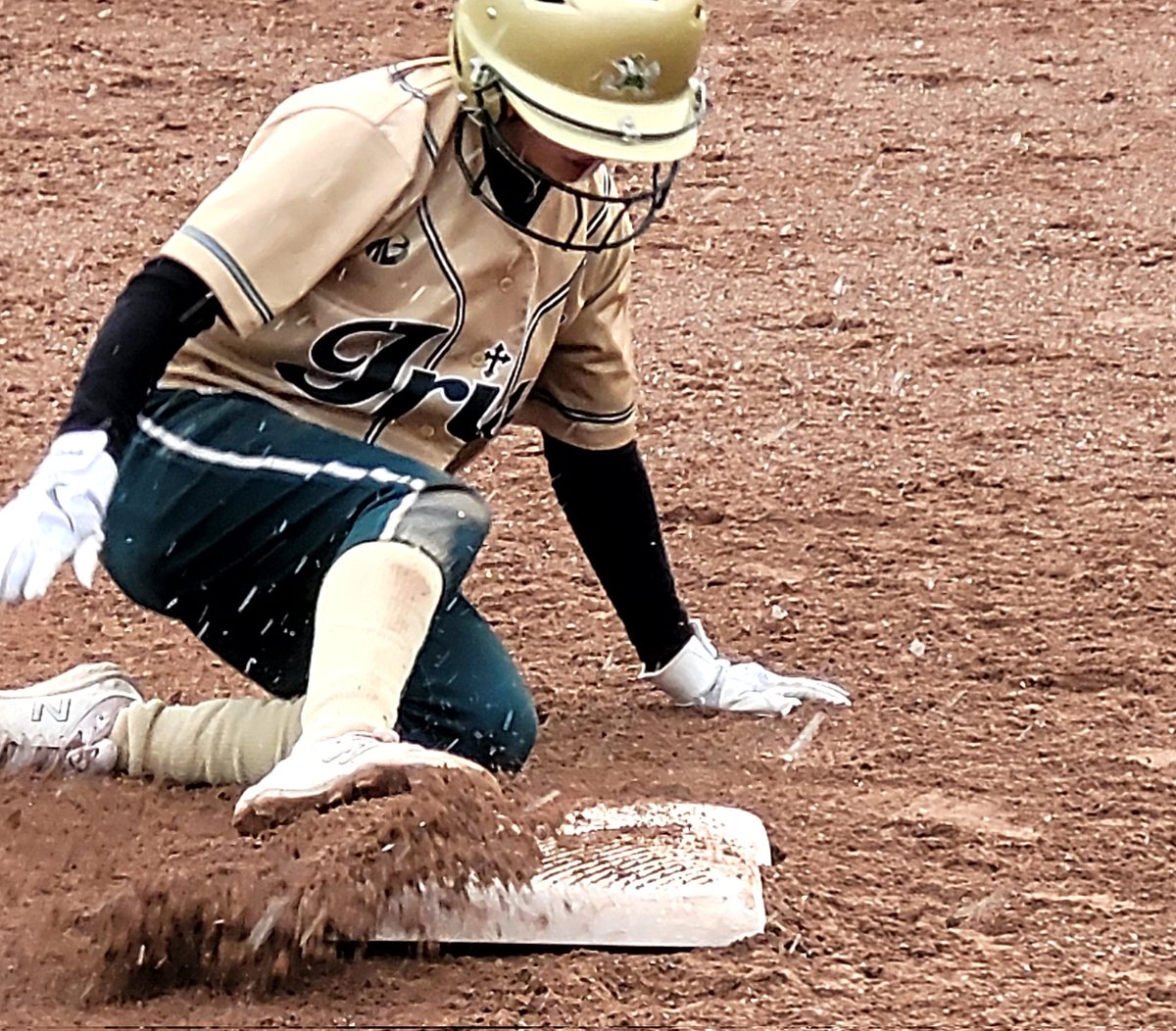 Irish come from behind to win home opener 8-6 over St. Catherine.  Simmonds with the win, 2 hits, a solo blast into the wind, &amp; two runs scored. Wachowiak 2 runs scored, 2 hits including inside the park HR. Rix-Renne 2 hits, 2 runs and 3 RBI. Hartmann &amp; Roose each with hits.
