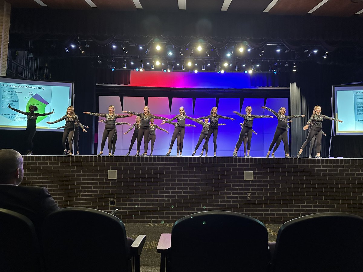 farrahsmock's tweet photo. How great are these Parkhill &amp; North dancers! @PjhRaiders #RISDBelieves #PJHAchieves https://t.co/lrbcimCo37