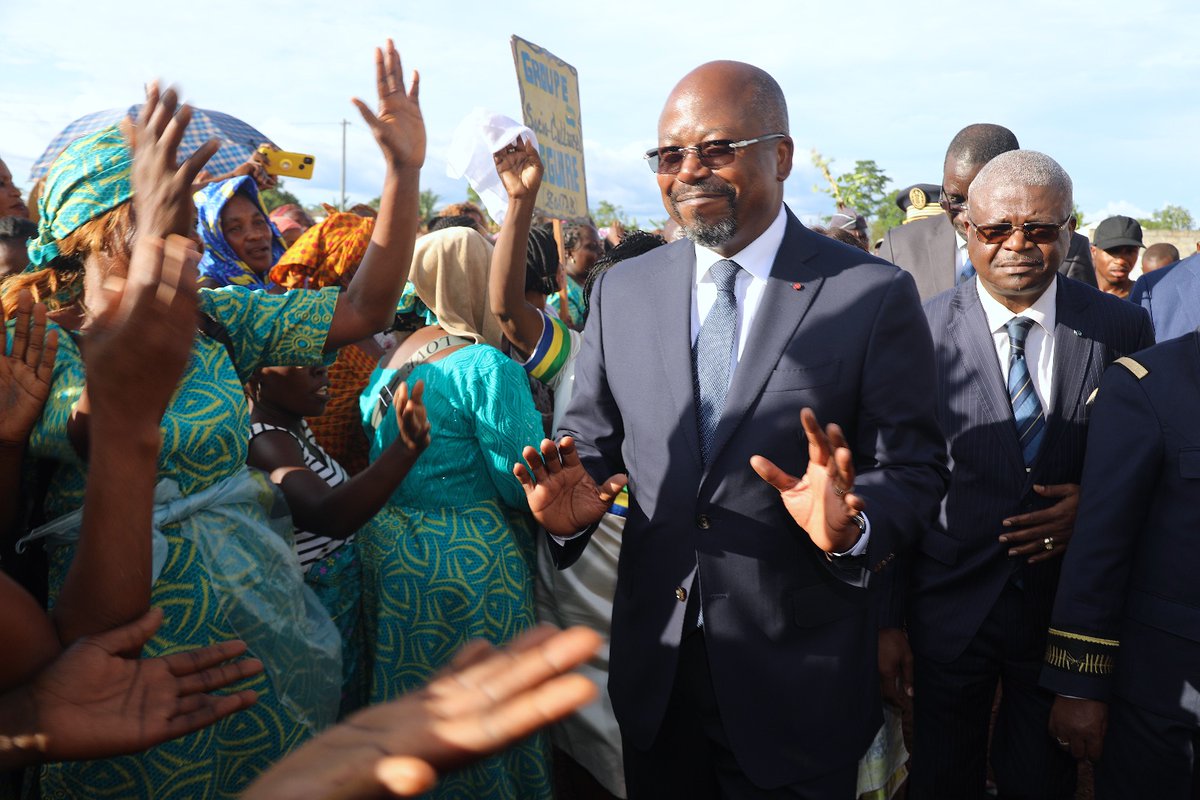 J'ai entamé ce 17 avril 2023 une tournée dans la province de l'Ogooué-Ivindo, la première depuis ma nomination aux hautes fonctions de Premier Ministr, Chef du Gouvernement. Gratitude renouvelée à SEM <a href="/PresidentABO/">Ali Bongo Ondimba</a> pour cette marque de confiance.