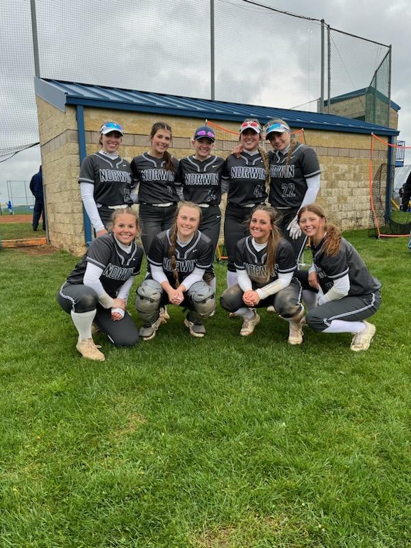 NorwinSoftball's tweet photo. Your Lady Knights beat Hempfield 10-8 tonight.  Alyssa McCormick pitched a heck of a game and hit her 2nd grand slam of the year. 

Alyssa McCormick HR 4RBI Bailey Snowberger 2-3, 2RBI Josey Michalski 2-4, RBI
Rachel Minteer HR
Brooklyn Kotch 2-4
Madie Kessler 2B RBI https://t.co/zRbAdX9ZoH