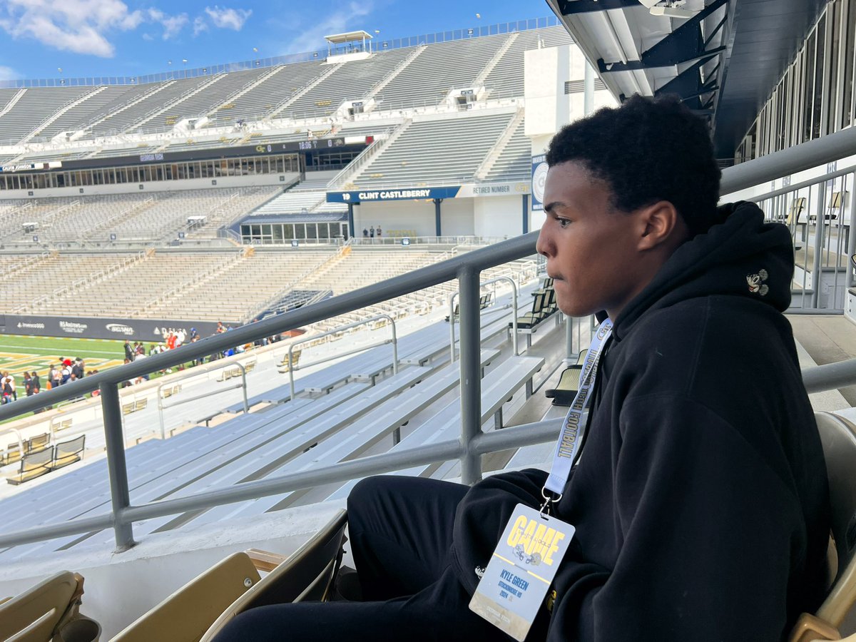 GreenKyleB's tweet photo. I had a great time at the @GeorgiaTechFB spring game this weekend. Thanks @therealkwat #GTSpring @StockbridgeFoo2 @StockbridgeHFC @LevarSims @RivalsJohnson @RecruitGeorgia @jwindon35 @Mansell247 @JeremyO_Johnson https://t.co/rqTmX9Zjrq