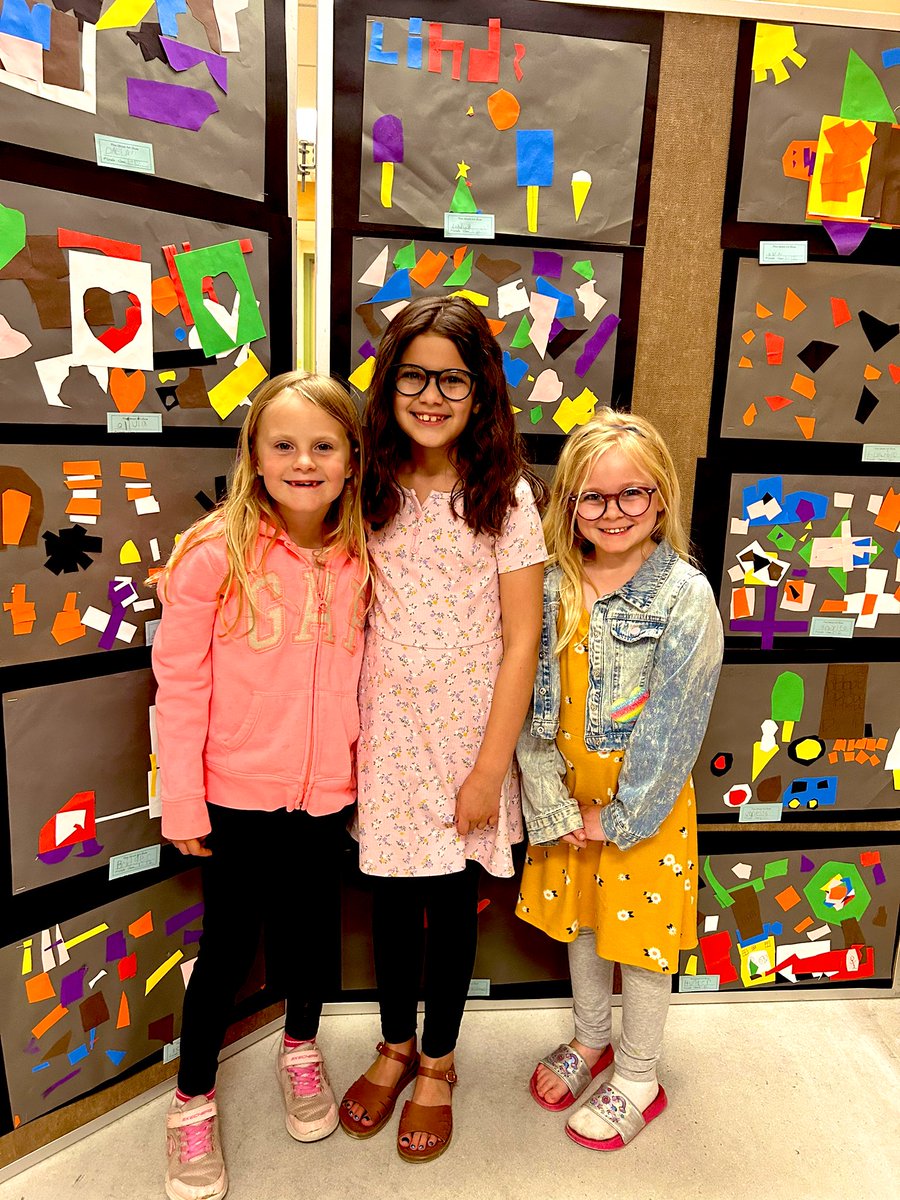 NicoleHarner1's tweet photo. Great Art Show, Mr. Carroll &amp; Pine Street Students🌲 🎨 https://t.co/vb8f5O22Tl