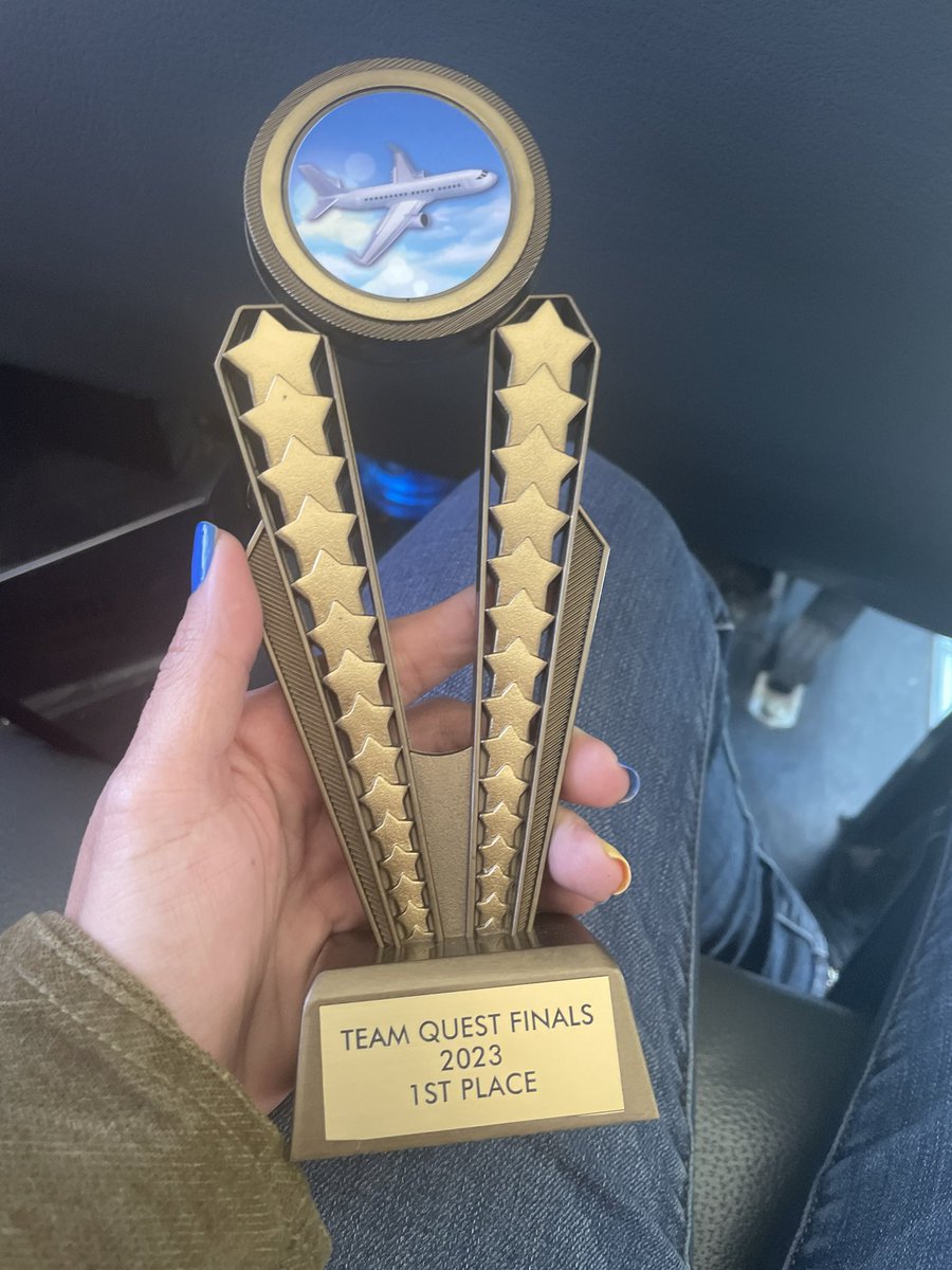 aluna0707's tweet photo. And who is the 2023 TeamQuest Champs??? WE ARE!!!!!!!! Congrats Yael, Edgar, Johanna and Alexa!!!!
#drlunasclass #IAmASanEliChampion #SanEliNation #SEHSthebest #GTstudents ♥️🤓🥇🏆 https://t.co/vVPdP8PO8L