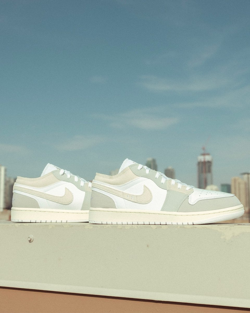 topsnbottomsusa's tweet image. Stay ahead of the game with the Air Jordan 1 Low SE Craft Tech Gray 👟 A sleek and modern design perfect for any occasion 💯 

#Jordan #Jordan1 #CraftTech #Grey #sneakerhead #sneakeraddict #sneakerfreak #sneakerholics #sneakerfiles #sneakercommunity #topsandbottoms