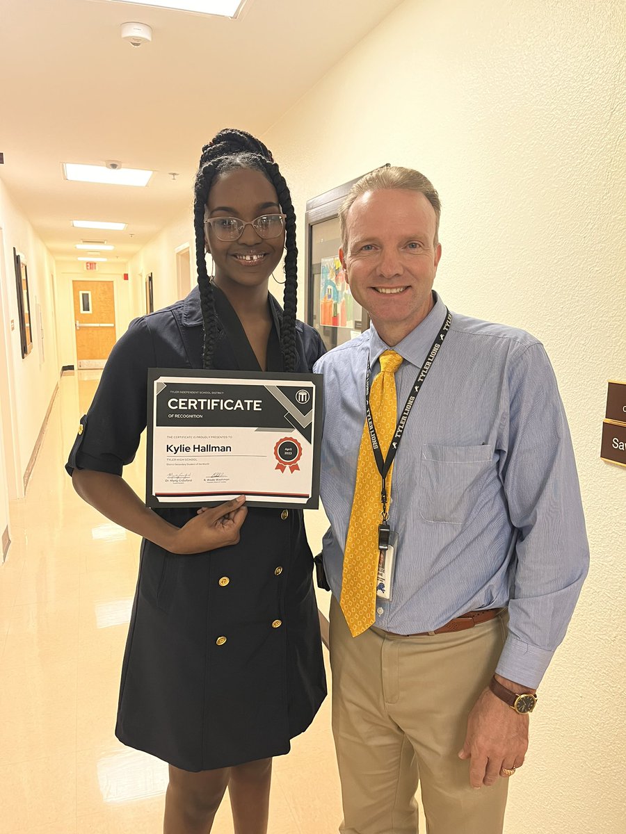 Claude Lane tweet media