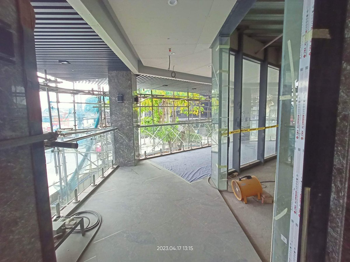 IamMissGlenda_'s tweet photo. Brilliant Medical Group ongoing construction located at Tomas Morato, Quezon City. 👷🏻‍♀️

It's good to be back! 🫶🏻

Hindi lang sa #skincare namamayagpag kundi sa iba't -ibang larangan ng negosyo. 💯

Tandaan, wala kang hindi kayang gawin! ♥️
#PINAKAMAKINANG ✨ https://t.co/PZRmAAPFYh