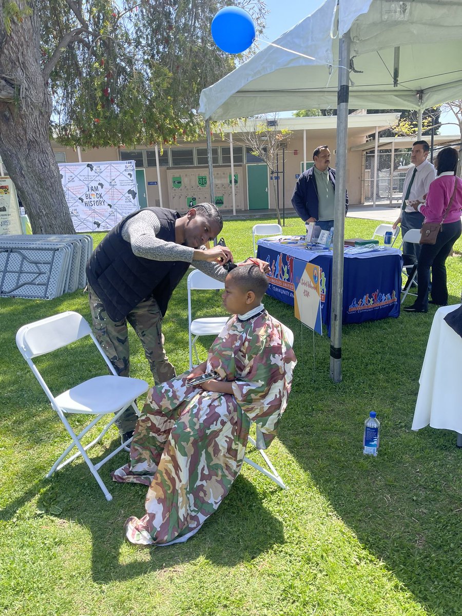 BSAP_LAUSD's tweet photo. Over 600 families joined us for our BSAP Family Reunion at Gardena High School. Families enjoyed music, lunch, game trucks, and lots of free resources including groceries, dental cleanings, glasses, haircuts, cell phones and books! @theCAAASA @LASchools # BSAP https://t.co/FVbqjmAArd