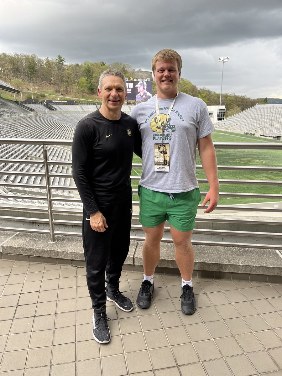 BrunanKyler's tweet photo. Had a great visit at @ArmyWP_Football! Thanks for the invite @CoachSeanCronin @CoachJeffMonken https://t.co/bTP7MxPeAp