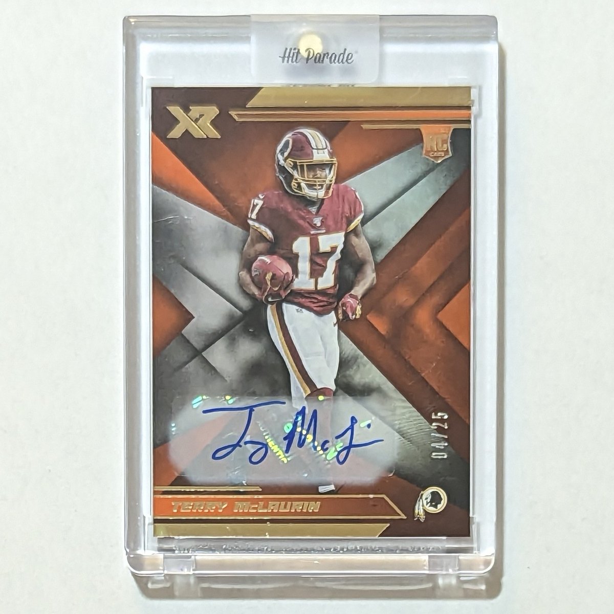UniqueFinds09's tweet photo. Day 5 / Post 89 -- $45

/25

Claim with "Take". See pinned for shipping. Final day of the sale! #UniquelyApril

@SleepyCards_RT @GG_Hobby @sports_sell @UniqueFindsRTs
#Football #NFL https://t.co/sPJJ04mNMQ