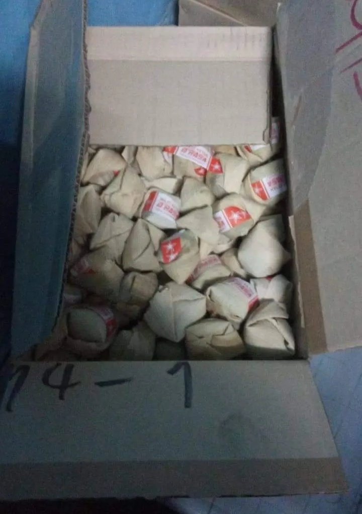 Sastrojendro91's tweet photo. Perdodolan lagee,,,,‼️
Dodol Klobot punya nama,,
Legit manis kayak mbaknya,🤭
,
,
,
,
,
#dodolgarut #dodolklobot #wajikklobot #wajikkletik https://t.co/F3kWIJaWbh