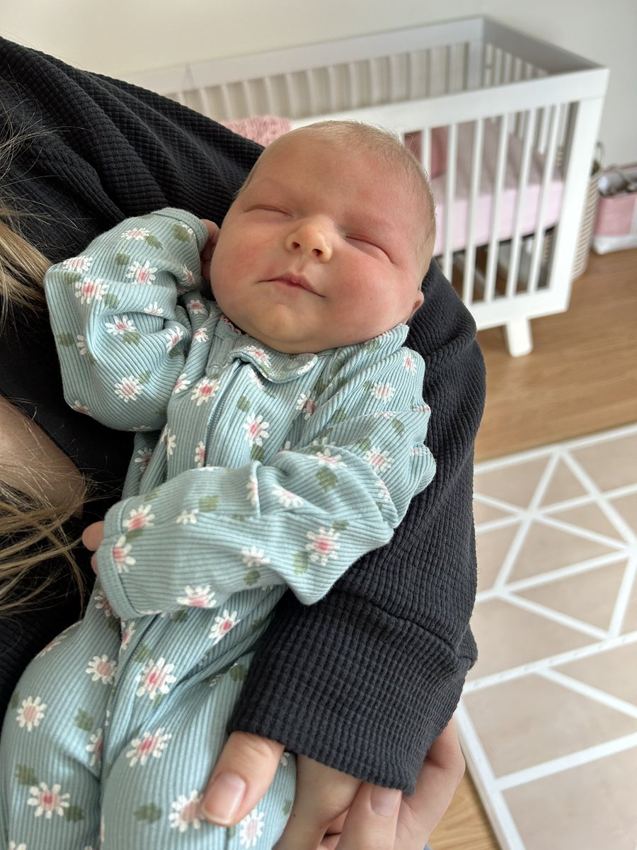 My wife Lauren and I are very proud to announce the birth of our sweet baby girl Oakley Claire Shane. 
8lbs
7oz 
21inches 
A big shout out to all the doctors and nurses at the Brockville General Hospital, they are all superstars!! Mom and baby are doing very well!!