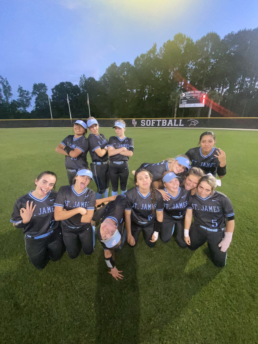 With the win tonight, your Sharks are the Region Champs!!
