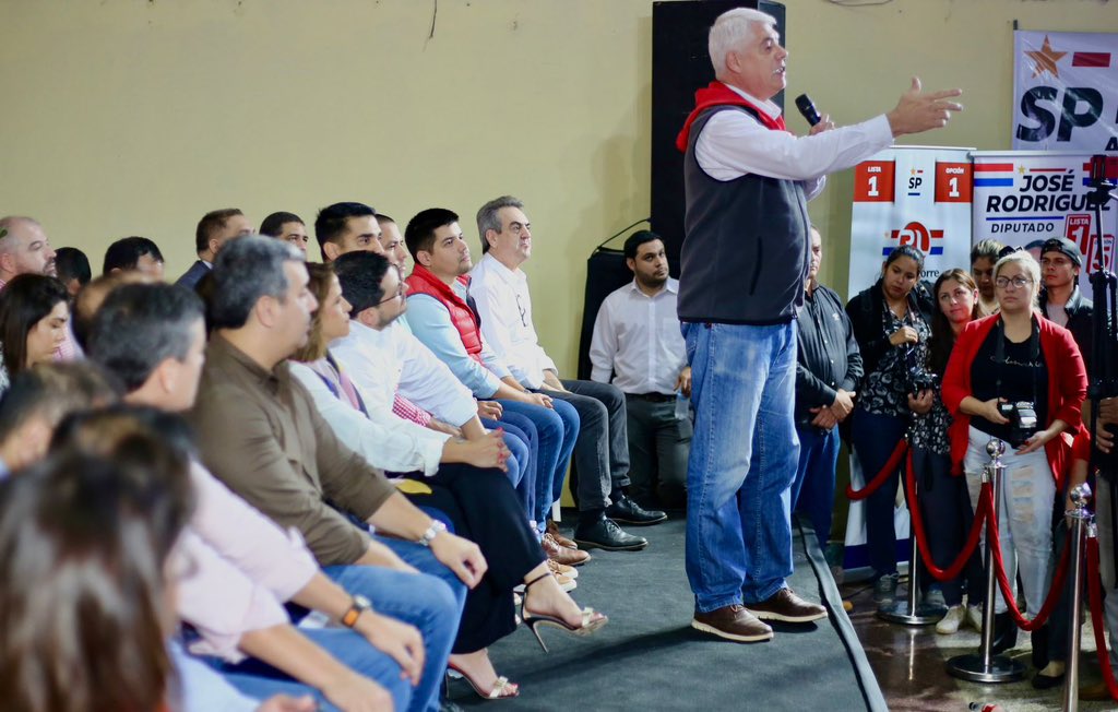 SantiPenap's tweet photo. Vamos a construir un Paraguay donde todos los paraguayos tengan las oportunidades que están buscando. Se puede y lo vamos a hacer juntos. ¡Gracias por tanto cariño! 🇵🇾 https://t.co/uA15A6TfLh