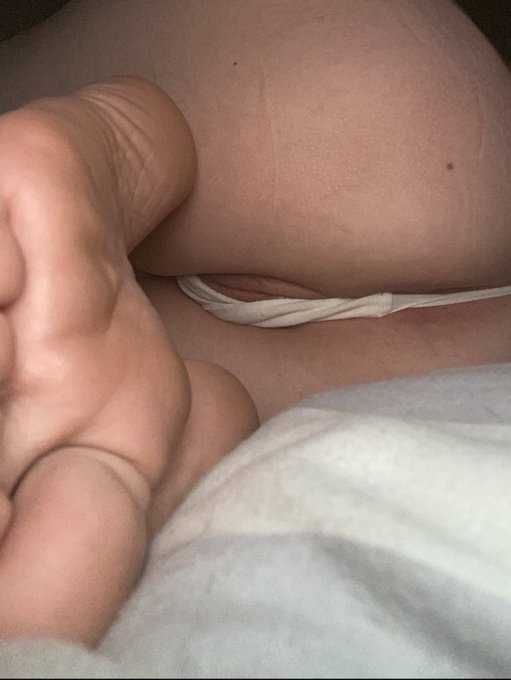 👀🤭😘  #nsfw #onlyfans #feet #horny #linkinbio #customcontent https://t.co/1s1cBhrn3C<a href="/tag/nsfw"class="tags">#nsfw</a><a href="/tag/onlyfans"class="tags">#onlyfans</a><a href="/tag/feet"class="tags">#feet</a><a href="/tag/horny"class="tags">#horny</a><a href="/tag/linkinbio"class="tags">#linkinbio</a><a href="/tag/customcontent"class="tags">#customcontent</a>