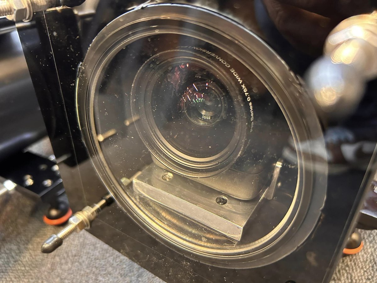 underwater_tail's tweet photo. 水深600メートルまでの潜水撮影が可能なハウジングを開発しました。
モバイルバッテリーを搭載できるので、アクションカメラであれば10時間以上連続撮影可能。
一緒に同深度まで沈められる照明ハウジングもありますので、深海での調査撮影もできます。
#レンタル可
#共同開発可
#水中撮影
#深海 https://t.co/udmH2N26wA
