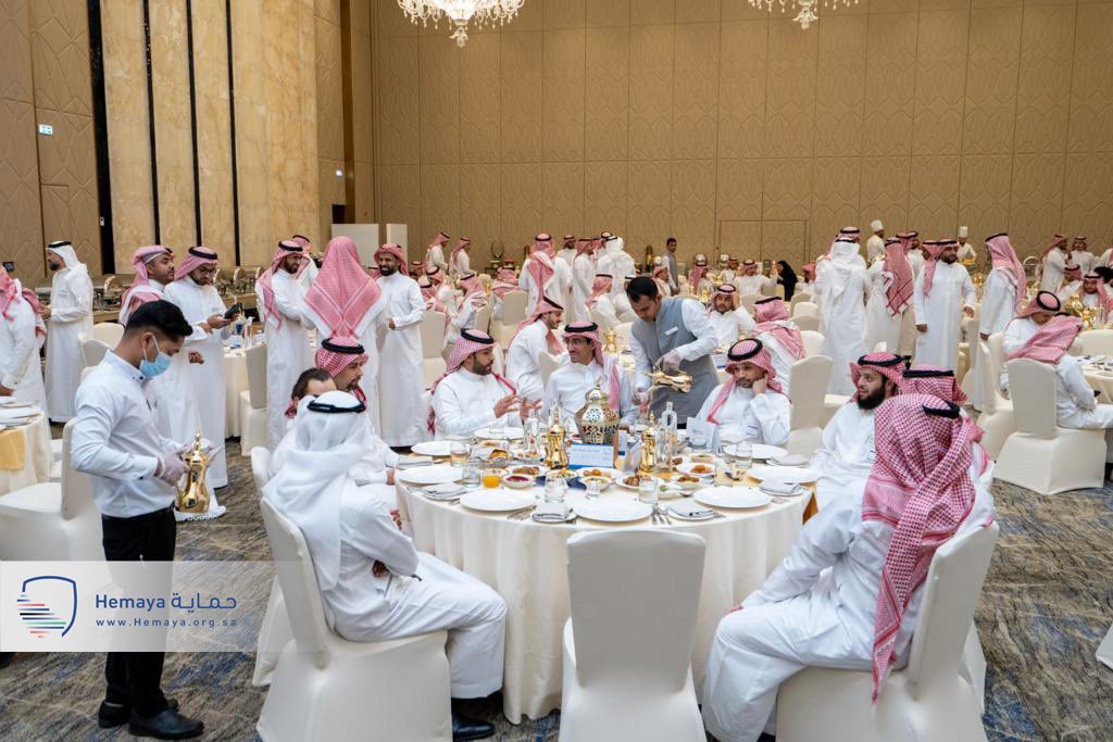 HemayaGroup's tweet photo. تشرفنا في حماية بإقامة الإفطار الرمضاني لأعضاء الجمعية وضيوفها الكرام. عززنا خلاله الروابط المهنية  والأخوية في أجواء رمضانية ممتعة.

فائق تقديرنا لراعي الفعالية، شركة هاك تراك للأمن السيبراني @hak_trak https://t.co/hAS15xgyRw