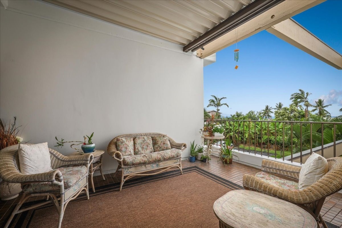 HawaiiLife's tweet photo. Just listed by Kele Makaiau, R(S) is 75-6040 Alii Dr #506 in Kailua-Kona on the Big Island, for $599,000.

https://t.co/FkqzzjHLVN

Exciting opportunity to own a highly sought after Royal Seacliff unit in the heart of Kailua Kona. 

#HawaiiLife #BigIsland #KailuaKona https://t.co/Sw67QyXdpy