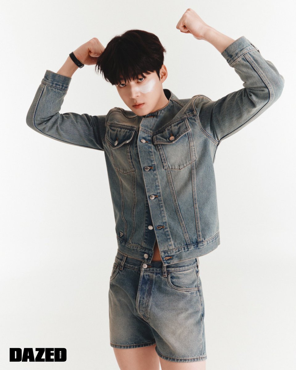 DazedKorea's tweet photo. 여보세요?
 
모르는 척 묻고 싶고 알고 싶은 스물여섯 김강민.
 
#김강민 #KimKangmin
 
더많은 화보와 인터뷰는 <데이즈드> 5월호에서 만나볼 수 있습니다. Check out for more of our articles and editorials in <DAZED> KOREA May print issue. https://t.co/Br4tbfmScA