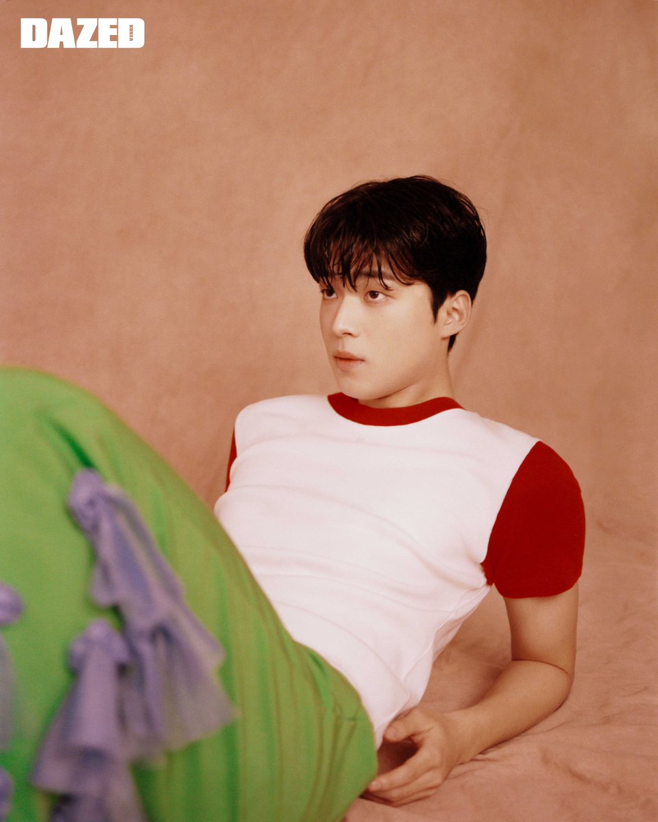 DazedKorea's tweet photo. 여보세요?
 
모르는 척 묻고 싶고 알고 싶은 스물여섯 김강민.
 
#김강민 #KimKangmin
 
더많은 화보와 인터뷰는 <데이즈드> 5월호에서 만나볼 수 있습니다. Check out for more of our articles and editorials in <DAZED> KOREA May print issue. https://t.co/Br4tbfmScA