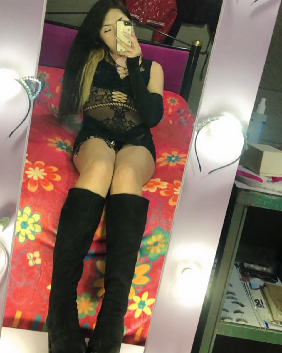 TransM3xico's tweet photo. 🇲🇽 · El espejo refleja🪞 lo sensual🤤y la hermosura que es🥺💞

https://t.co/Zsj5JWL4Ko https://t.co/oZHke37s3m
