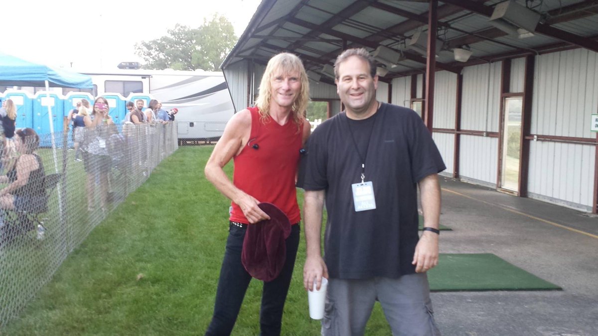 @mitchlafon @KIXtheband @M3RockFestival @JeremyWhiteMTL @primarywave And a cool dude to boot