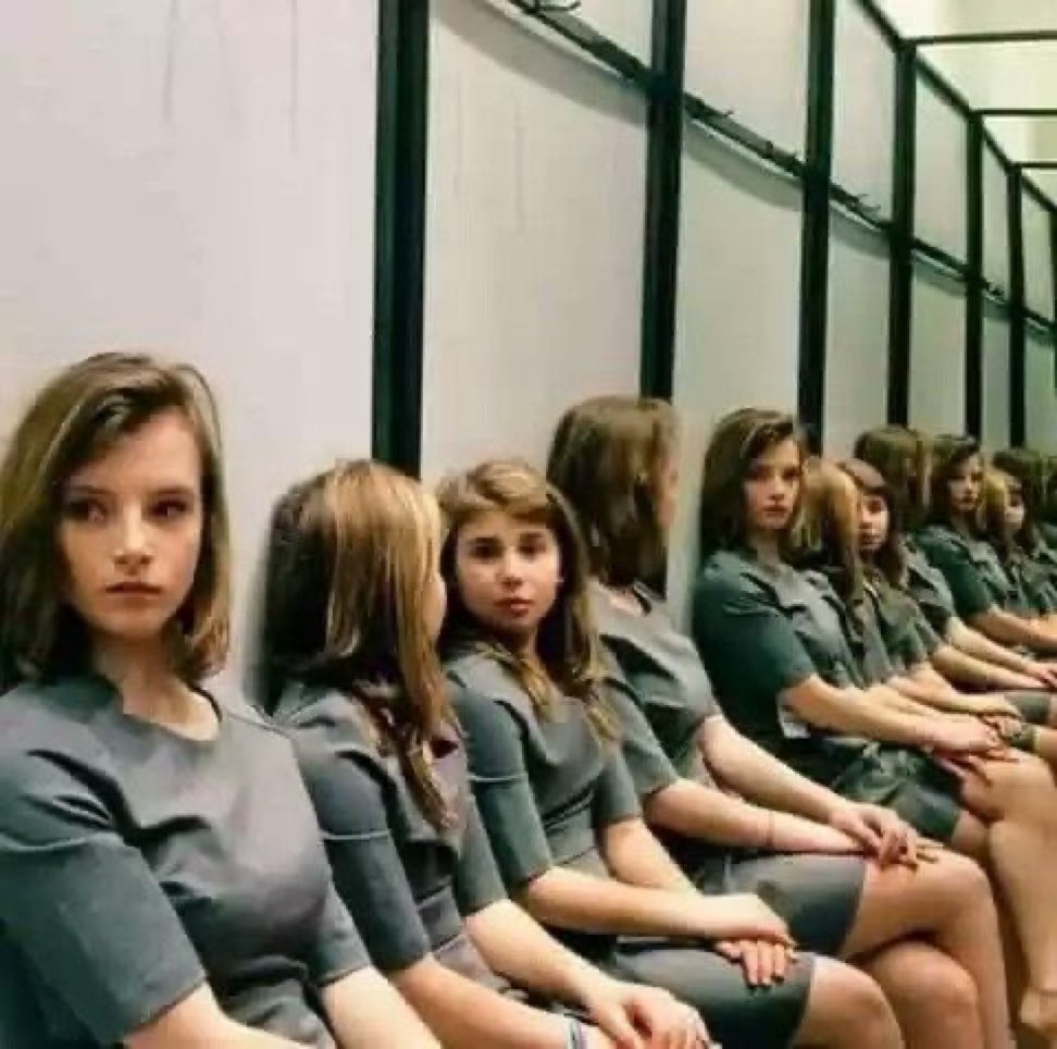 graysjwc's tweet image. Almost no one got this right. How many girls are here?