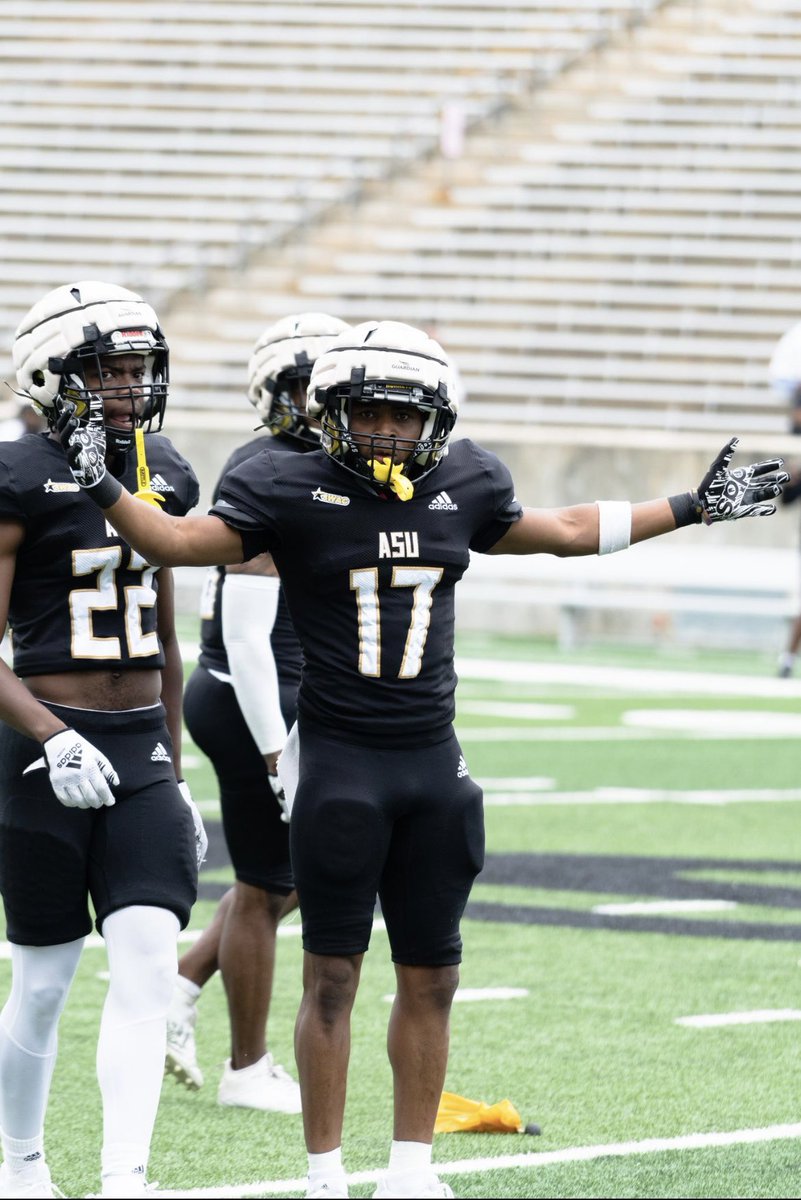 Glad to be in them trenches, working with the new family🎲..