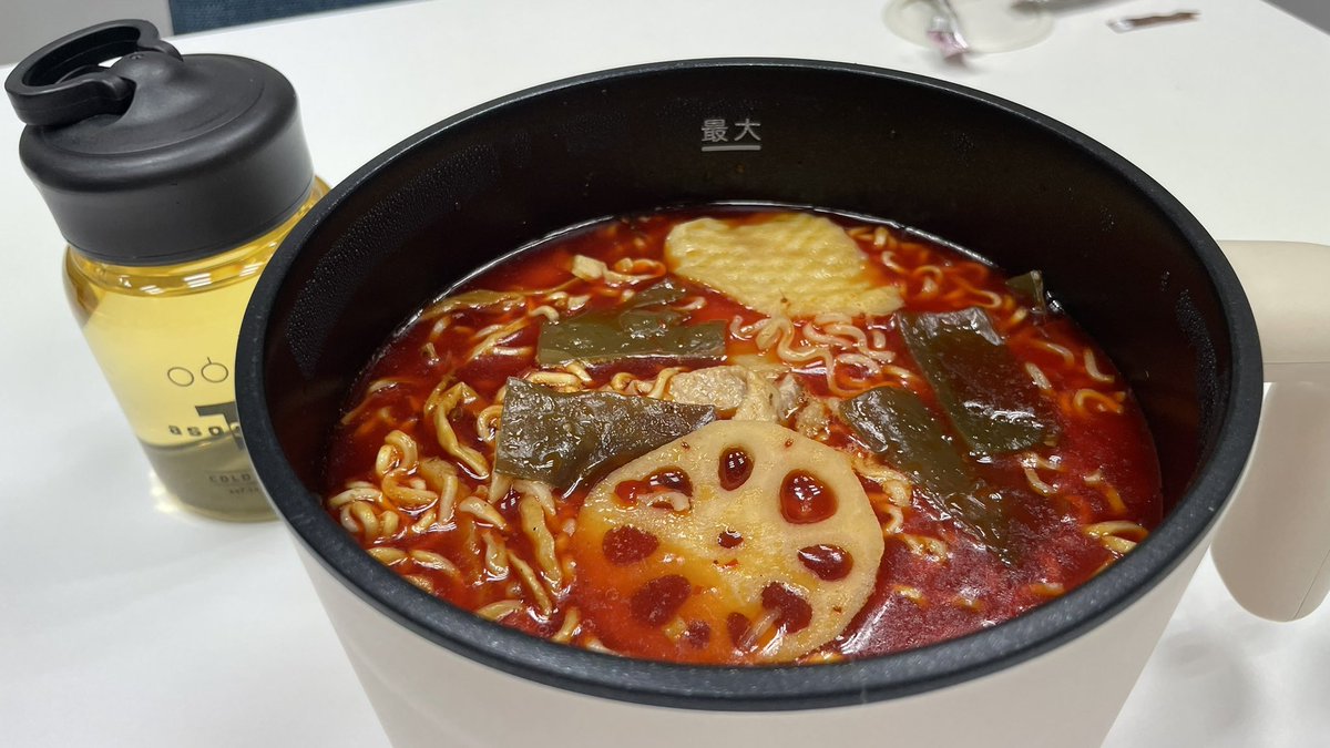 StephNg10's tweet photo. #XiaoZhan #Xiaozhanx开小灶 #XiaoZhanxTasogare Lovely lunch 💝 https://t.co/U7oDMdbaQF