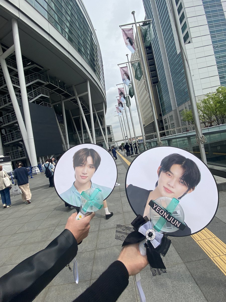 minyeonrah's tweet photo. We are hereeeee!!!! Saitama Super Arena ACT:Sweet Mirage Day 1!!!

#TXT_ASM_TOUR_in_SAITAMA_Day1 #TXT_ASM_TOUR 
#ACT_SWEET_MIRAGE
#TOMORROW_X_TOGETHER  #투모로우바이투게더 
@TXT_members @TXT_bighit https://t.co/f1FO47QpVw