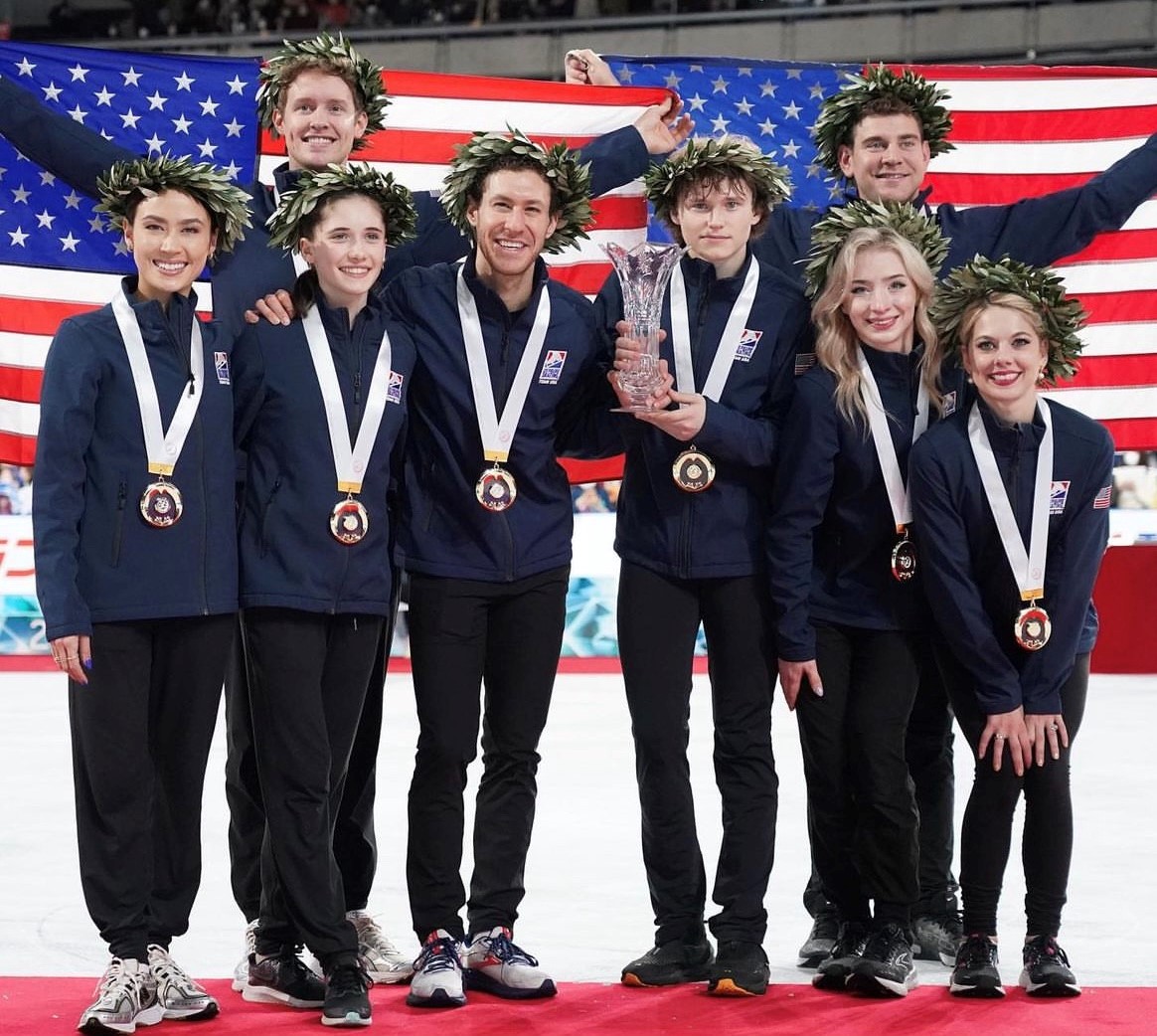 Madison Chock & Evan Bates, Alexa Knierim & Brandon Frazier, Ilia Malinin, Jason Brown, Isabeau Levito and Amber Glenn led Team USA to World Team Trophy victory. Madison & Evan set Rhythm Dance, Free Dance & total Ice Dance score World Records! 📷@USFigureSkating #WTTFigure