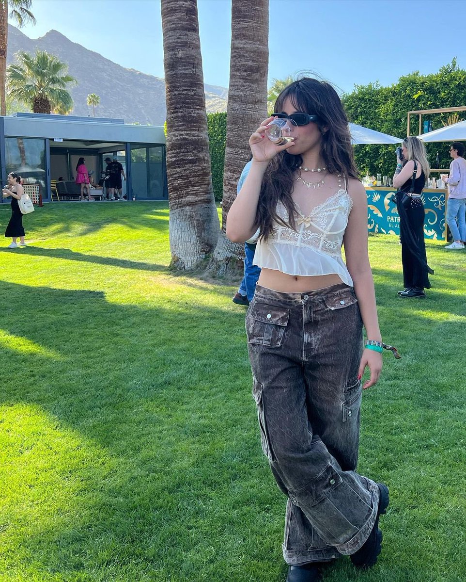 Camila_Cabello's tweet photo. https://t.co/7kGcWYUwSD