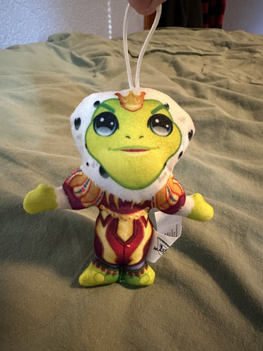 not the cheyenne jackson masked singer mcdonalds toy??? https://t.co/los72XW1wJ https://t.co/dGr92pdERs