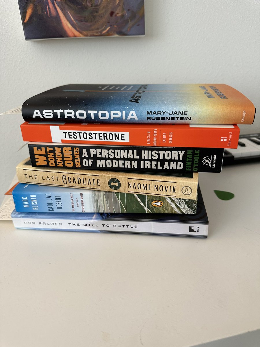martianarctic's tweet photo. i once again am reading too many books at once https://t.co/5DcizTnG4E